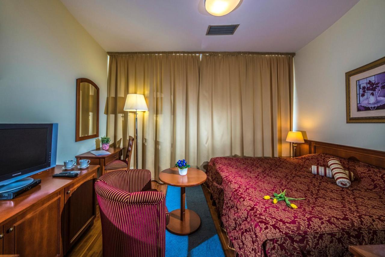 Hotel Forest Hills 지르크 외부 사진